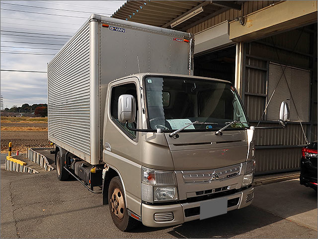 三菱ふそう キャンター 外観 入庫車両
