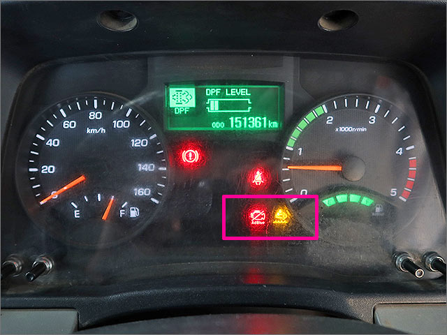 メーター内の警告灯点灯