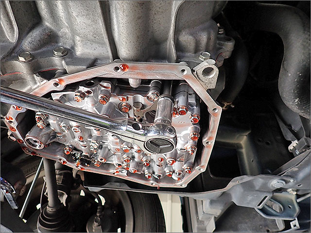 コントロールバルブボディ MA15S ソリオ トレー上