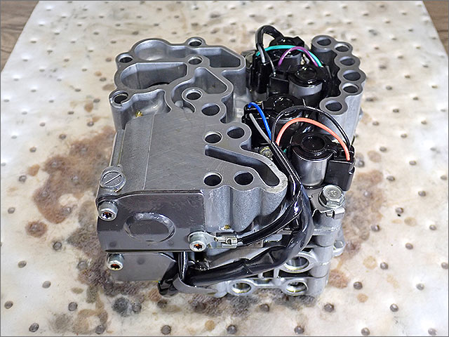 スバル レガシィBN9 取り外したバルブボディ