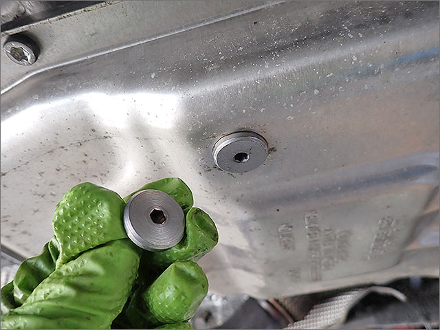 ATFドレンボルト交換