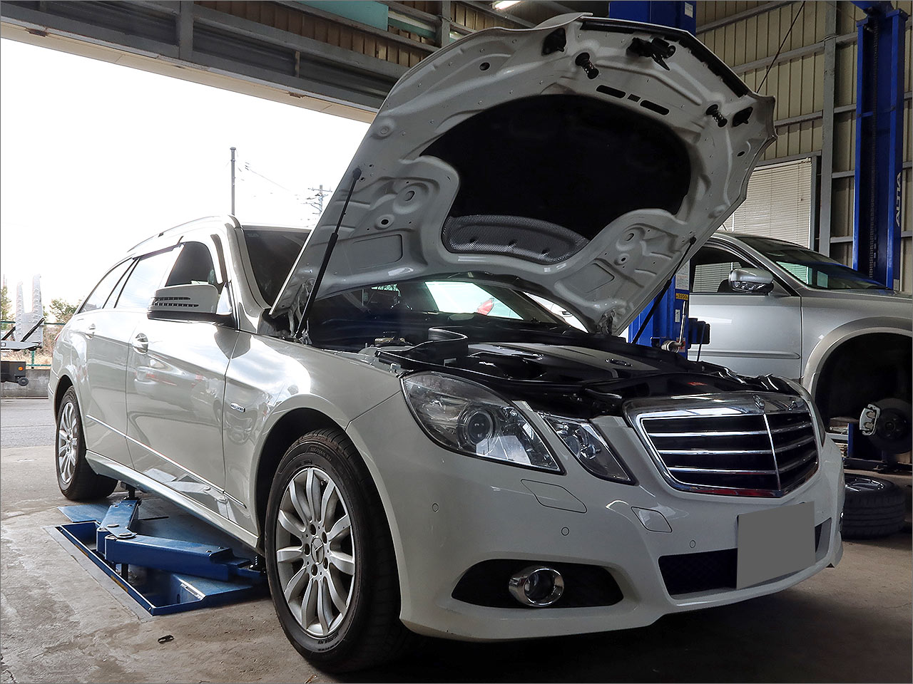 メルセデスベンツ E350ブルーテック（W212）入庫