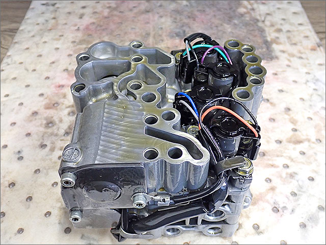 取り外したバルブボディ