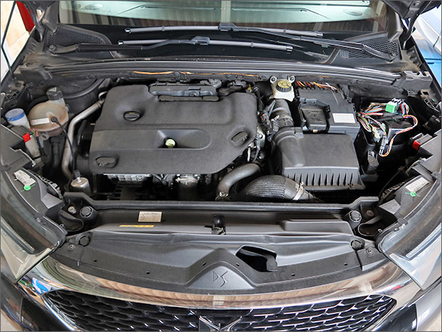 DS4クロスバック エンジンルーム 1.6 BlueHDi