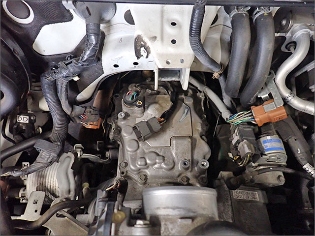 フォレスター SJ5 CVT バルブボディカバー