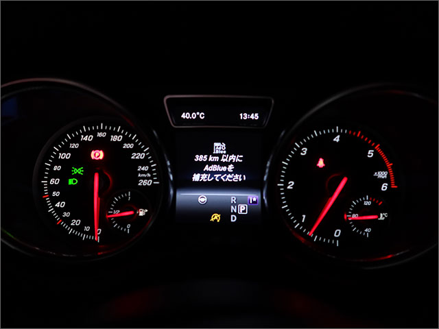 GLS350dのメーターに表示された「385km以内にAdBlueを補充してください」の警告