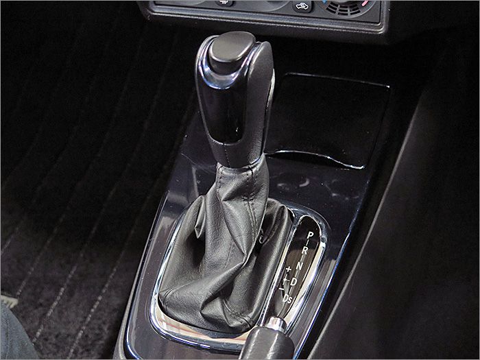 運転ラクラク、オートマチック車です。