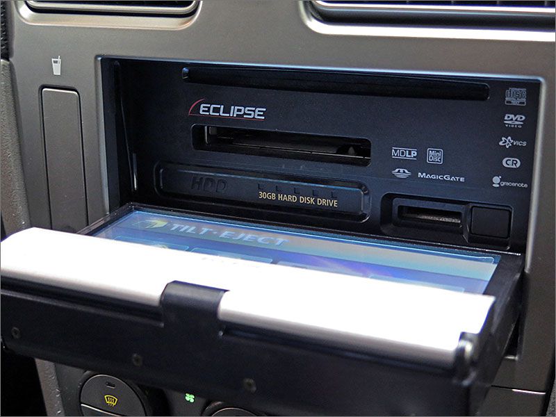 DVD再生、CD、MD、ラジオが使用できます。