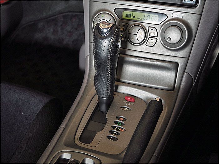 運転ラクラク、オートマチック車です。