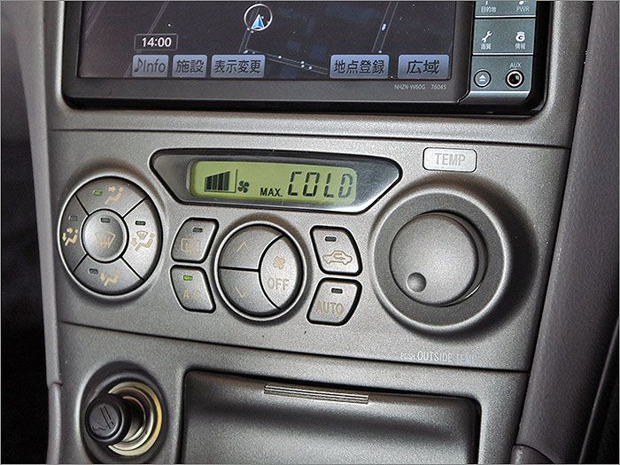 エアコンの動作も確認済み。暑い季節でも快適な車内環境を提供してくれます。