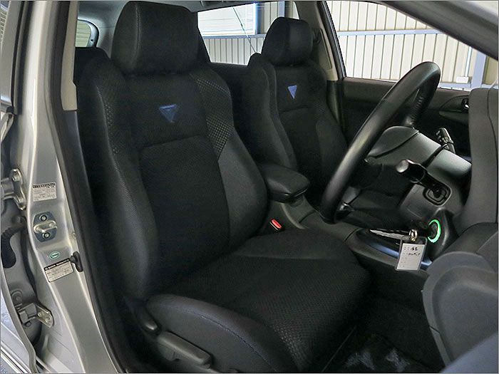 清潔感ある車内でシートに汚れはありません。。