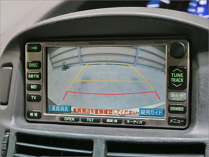 バックカメラ付、後方確認の際とっても便利です。