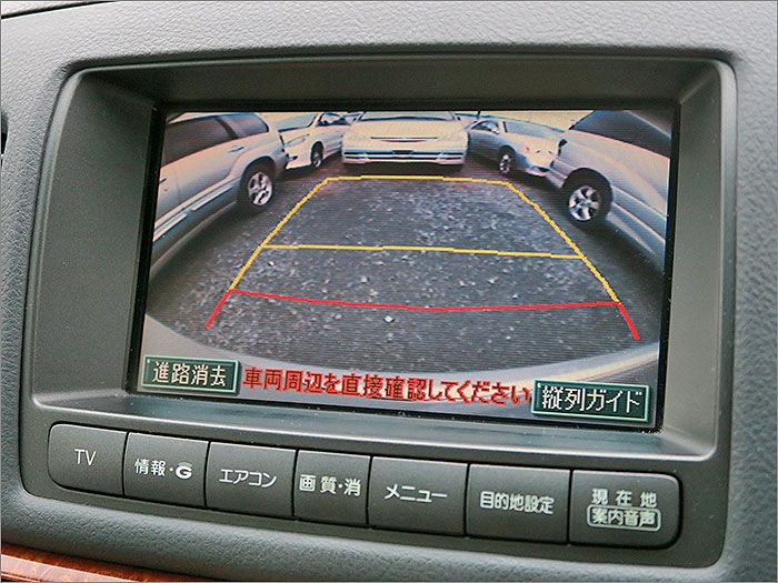 バックカメラ付、後方確認の際とっても便利です。